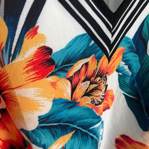 Poolside In Paradise Shift Top - Picture 7 of 8